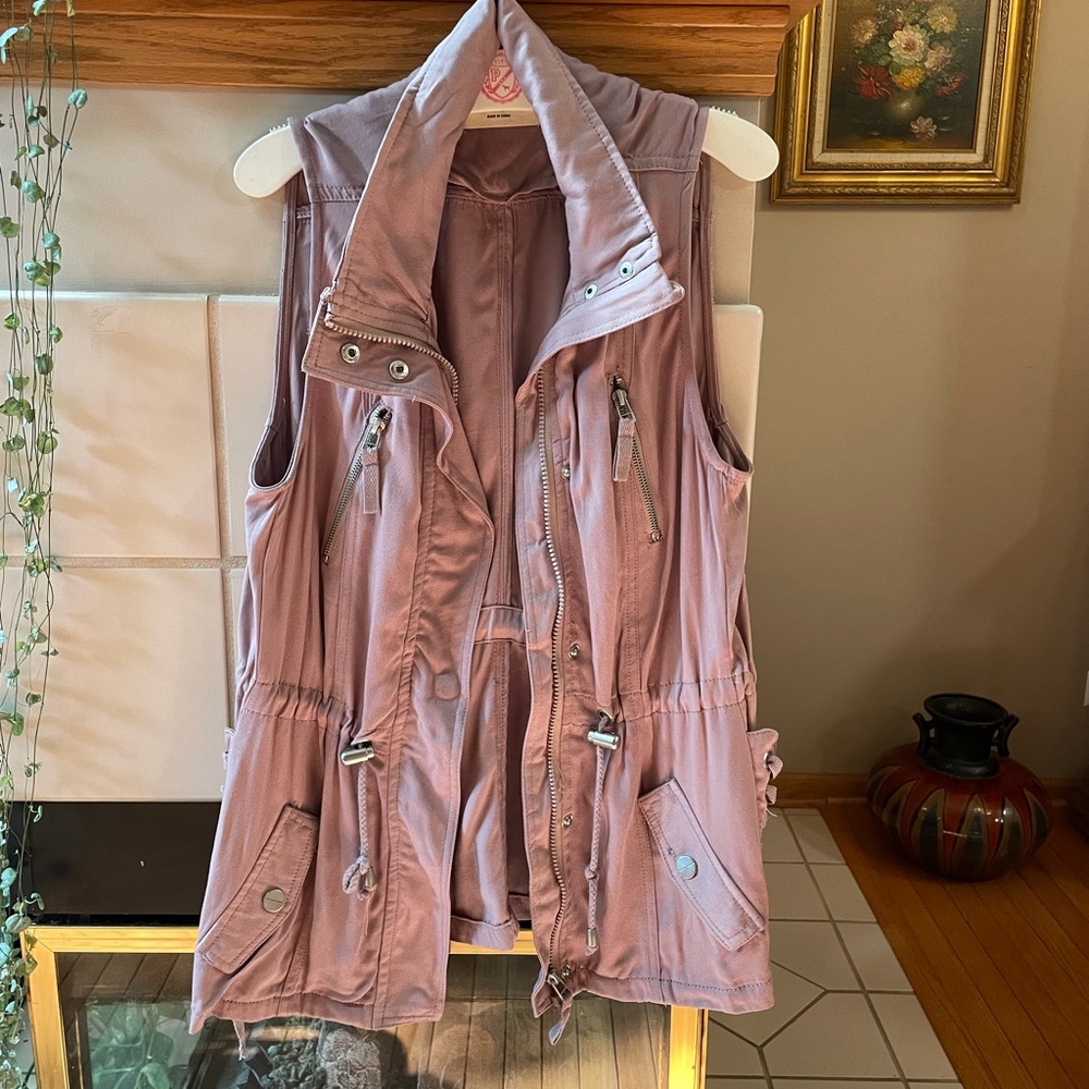 Zip-up Utility Vest
